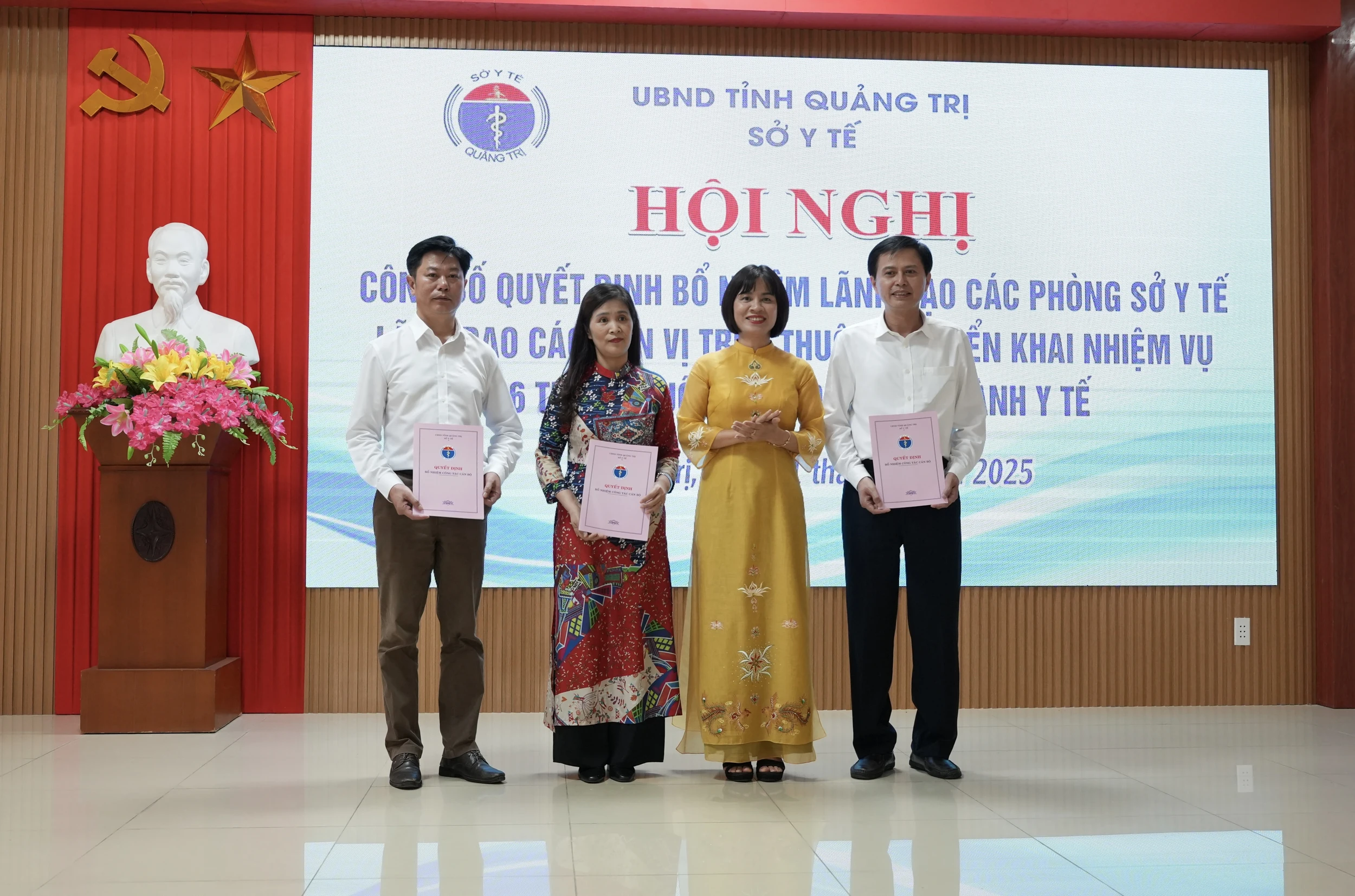 Sở Y tế công bố các quyết định về công tác cán bộ
