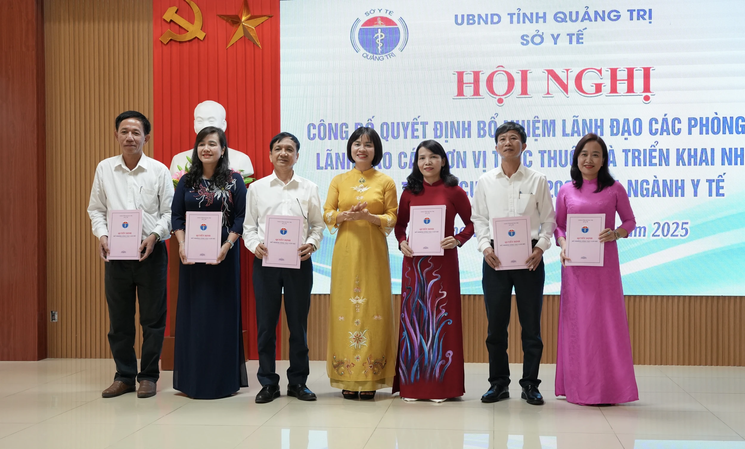 Sở Y tế công bố các quyết định về công tác cán bộ