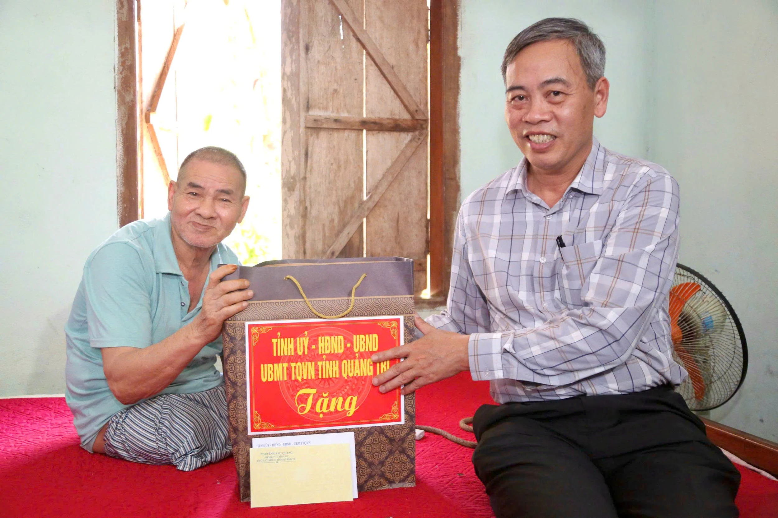 Lãnh đạo tỉnh thăm, tặng quà thương binh, bệnh binh