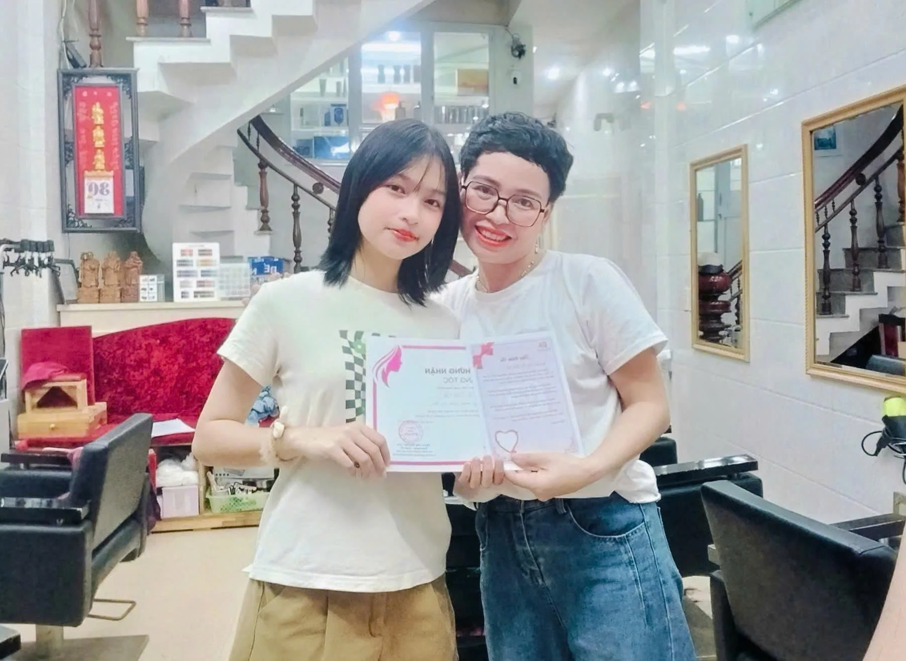 Mái tóc trao đi, yêu thương ở lại