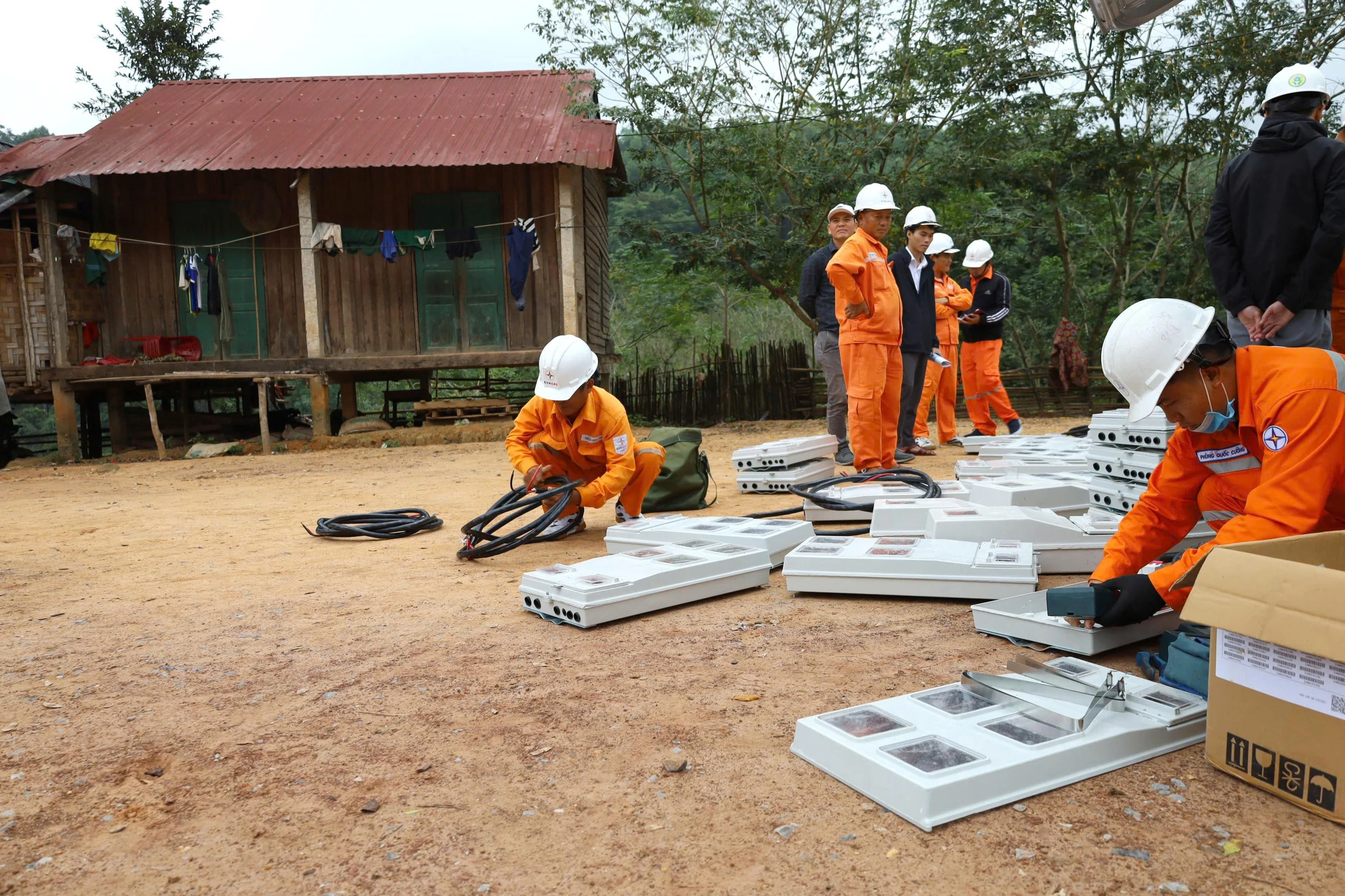 Nỗ lực bảo đảm cung cấp điện an toàn, ổn định, liên tục