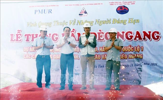 Expanded Ngang Tunnel connects Quang Tri and Ha Tinh 