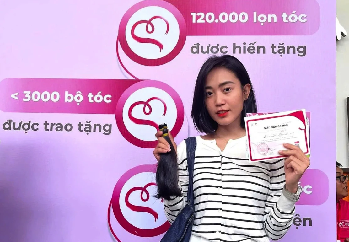 Mái tóc trao đi, yêu thương ở lại