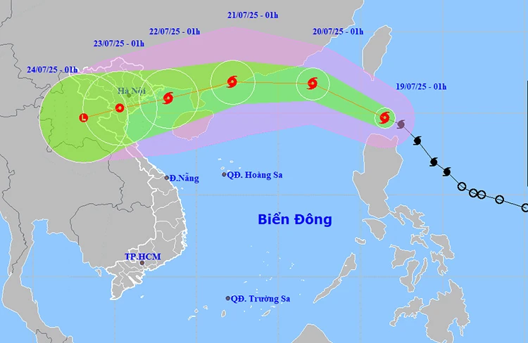 Bão Wipha tiến vào Biển Đông, biển động dữ dội
