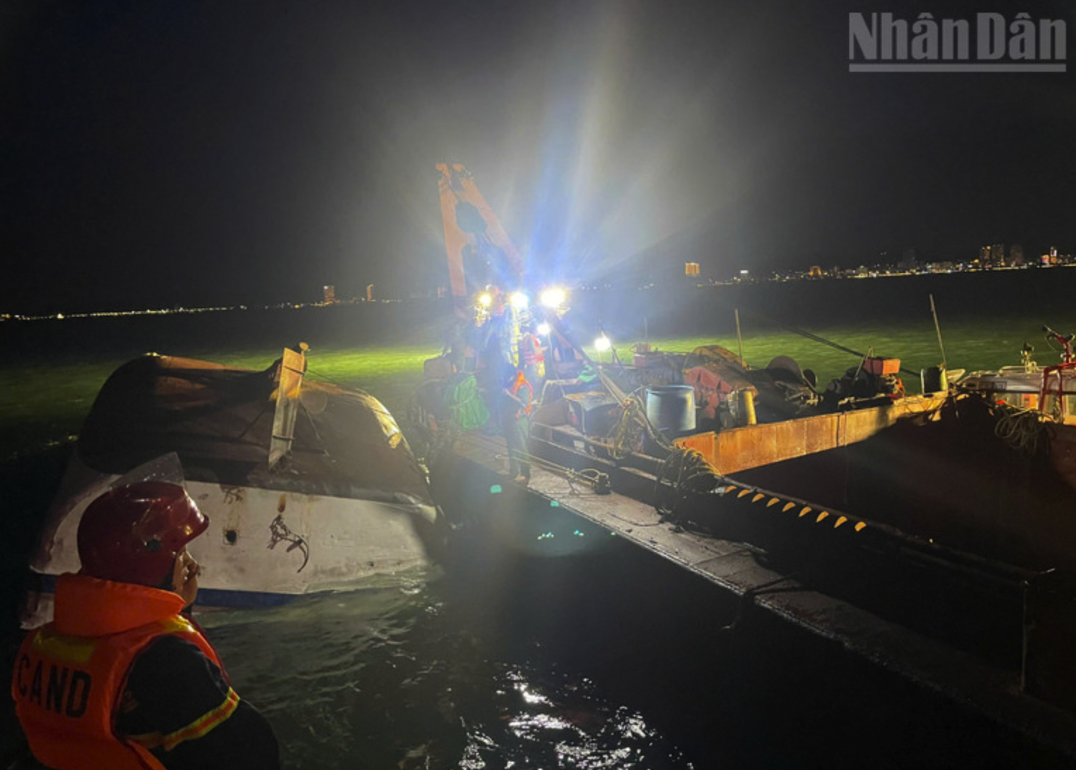 Tìm thấy 28 thi thể nạn nhân vụ lật tàu trên Vịnh Hạ Long