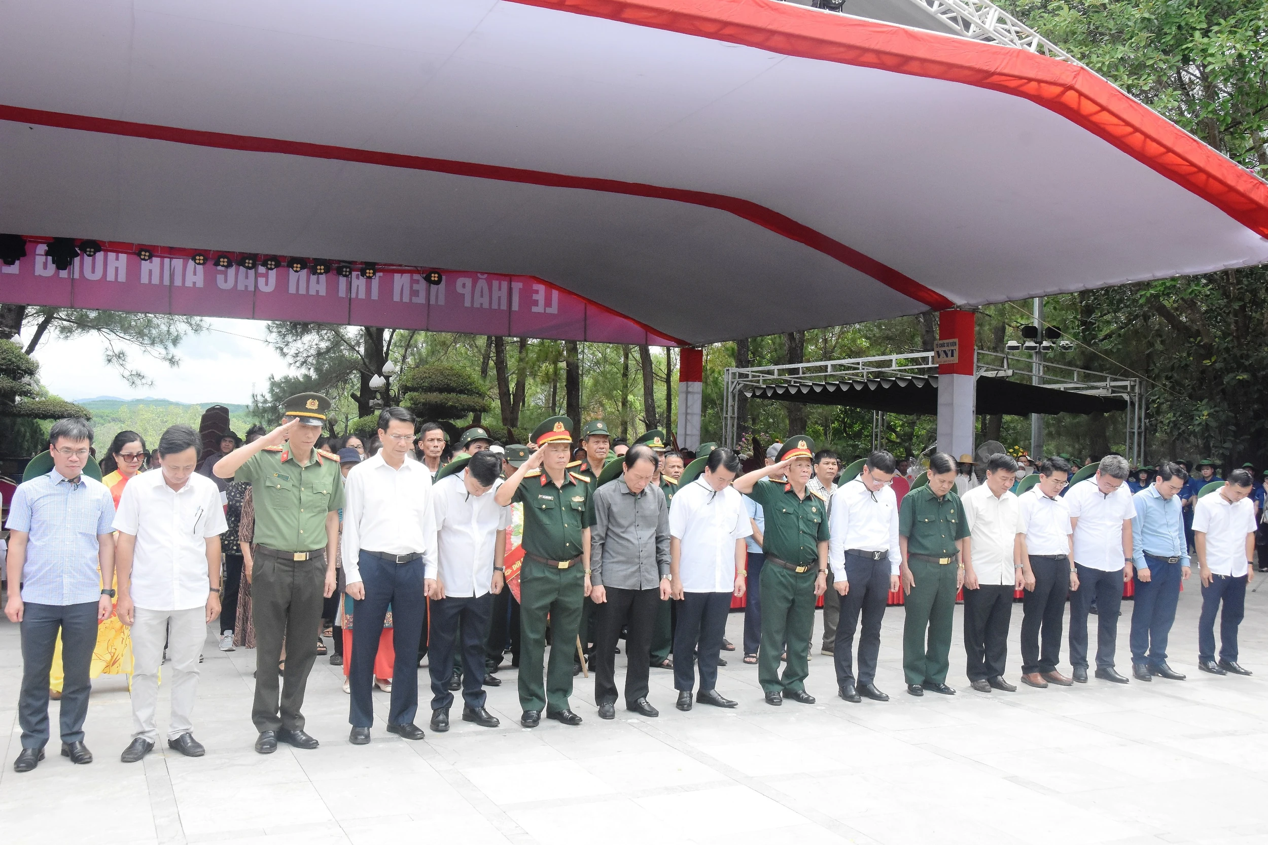 Đoàn công tác TP. Hải Phòng tổ chức các hoạt động tri ân tại Quảng Trị