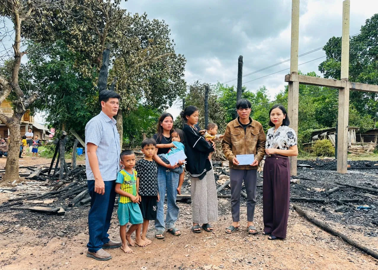 2 nhà dân bị cháy, ước tính thiệt hại trên 200 triệu đồng