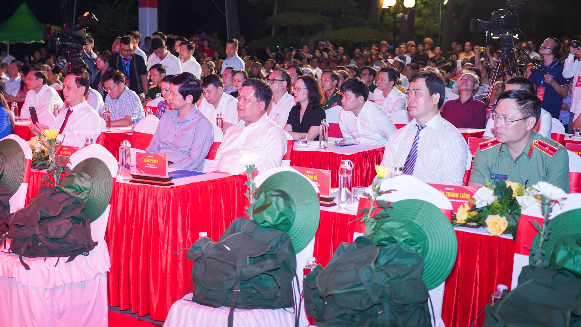 Thủ tướng Chính phủ Phạm Minh Chính tham dự lễ thắp nến tri ân các anh hùng liệt sĩ cấp quốc gia tại Quảng Trị