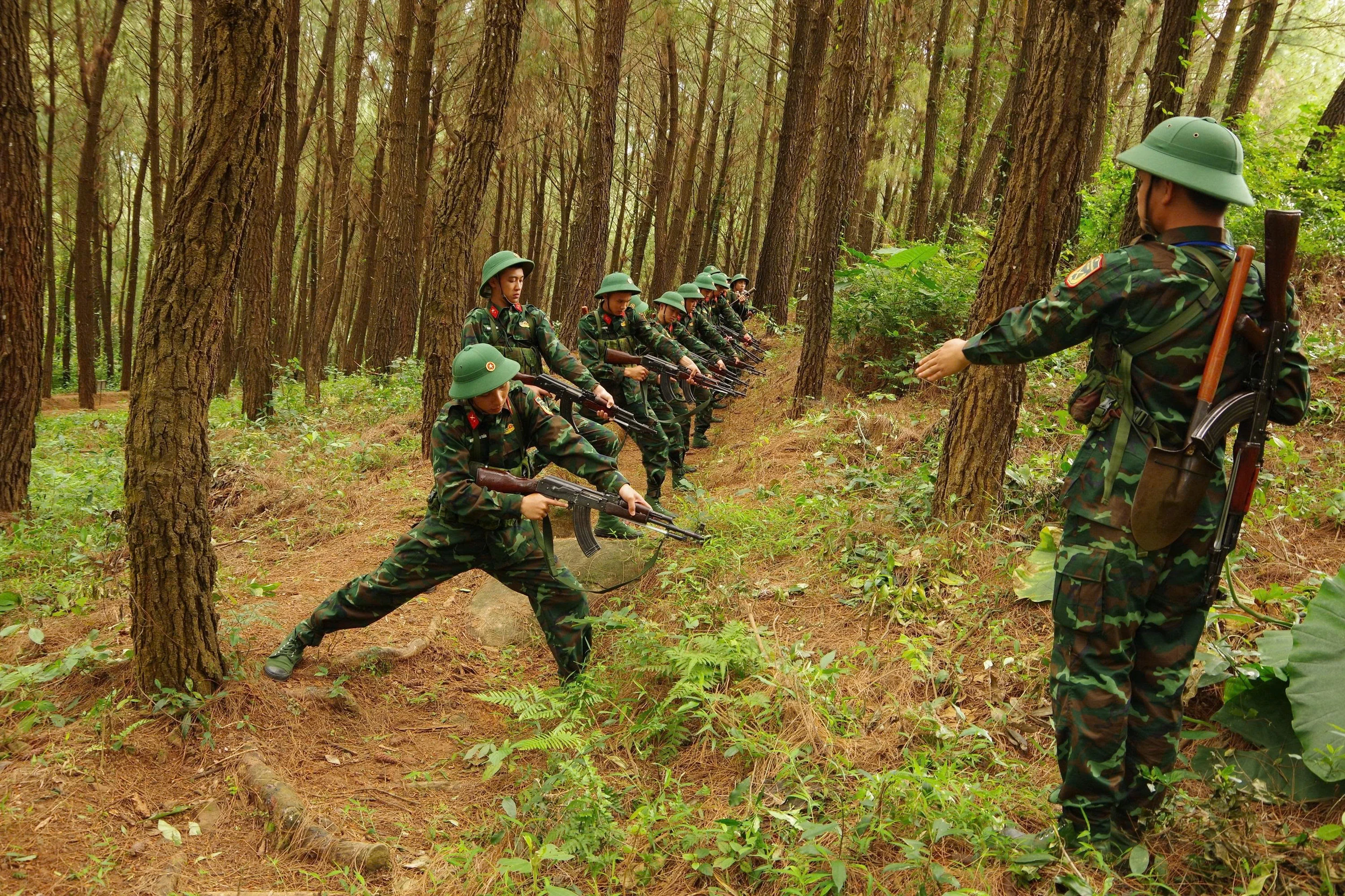 Tập trung lãnh đạo nâng cao chất lượng tổng hợp, khả năng sẵn sàng chiến đấu