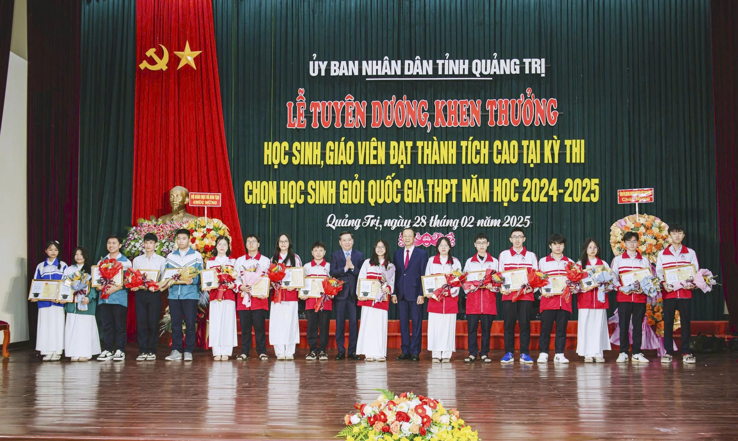 Khẳng định vai trò nòng cốt của giáo dục mũi nhọn