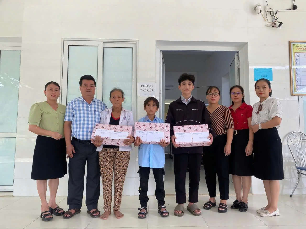 San sẻ khó khăn cùng bệnh nhân nghèo