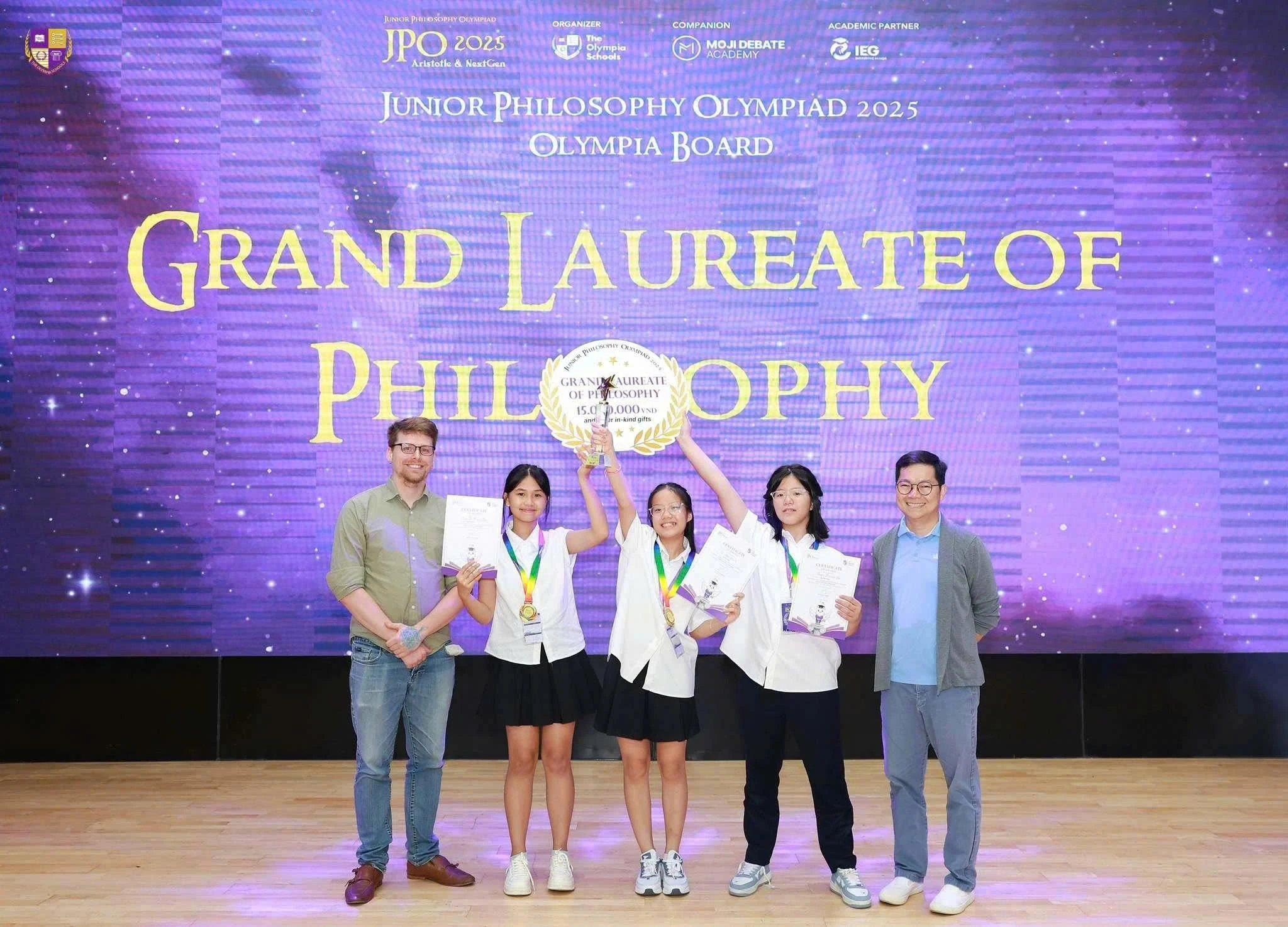 Quang Tri’s “young teachers” bring English to life for local kids