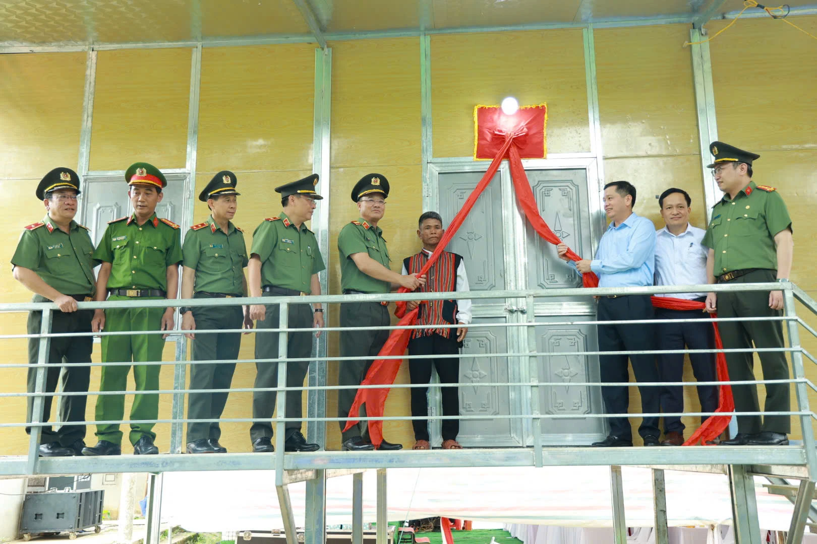 Khánh thành, bàn giao 1.143 căn nhà cho hộ nghèo, khó khăn về nhà ở