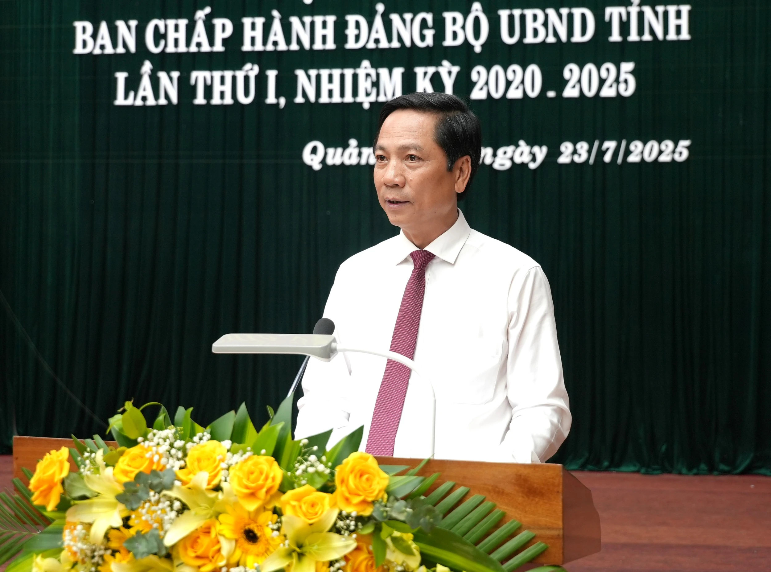 Công bố các quyết định về tổ chức và cán bộ thuộc Đảng bộ UBND tỉnh Quảng Trị