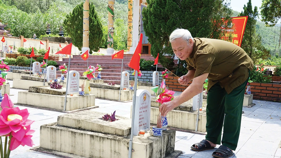 Giữ lửa tri ân ở Chiến khu Ba Lòng