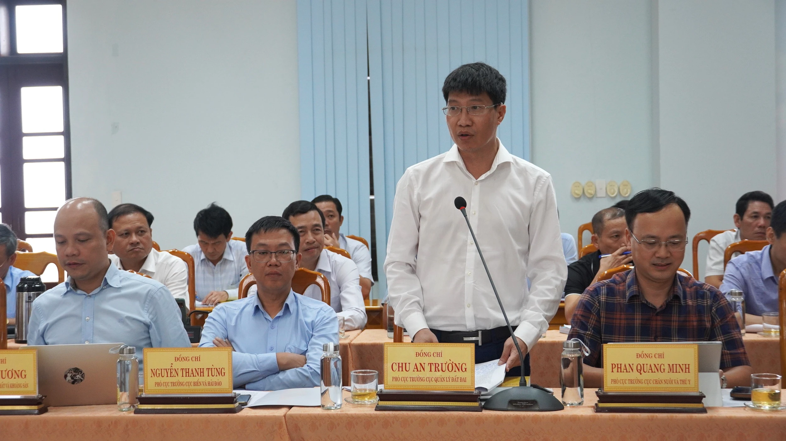 Thứ trưởng Lê Minh Ngân làm việc với Sở Nông nghiệp và Môi trường Quảng Trị
