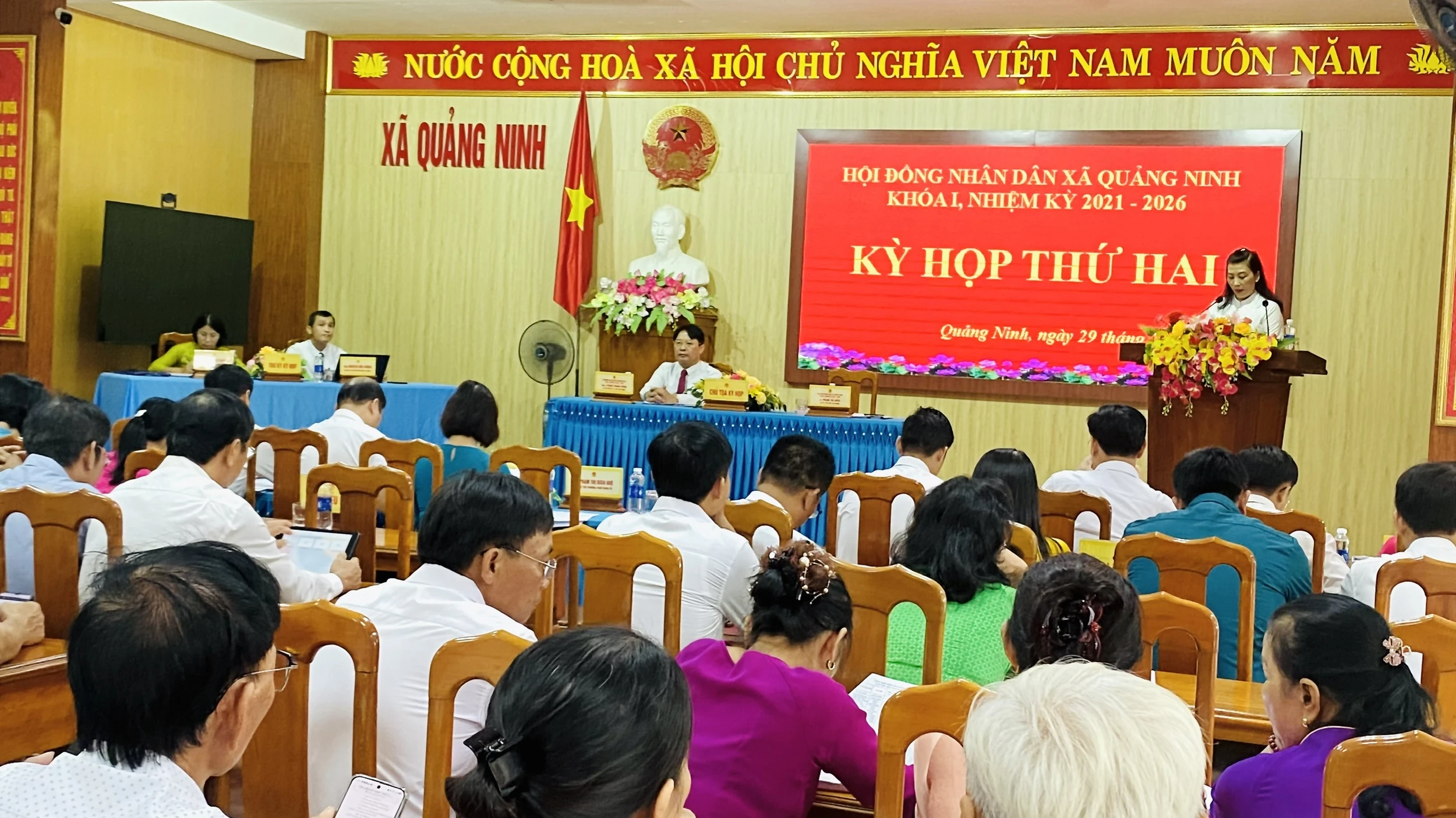 Kỳ họp thứ 2 HĐND xã Quảng Ninh: Thông qua 7 Nghị quyết