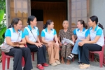 “Sợi chỉ yêu thương” dệt từ những bàn tay phụ nữ