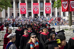 Vì sao gần 7.000 sinh viên quốc tế ở Đại học Harvard có thể bị trục xuất?