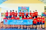 Trẻ em Quảng Trị “chơi bóng đá, không chơi bom mìn”