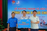 Bàn giao 2 “Bể bơi cho em” cho học sinh vùng lũ