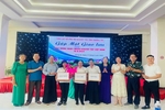 Điểm tựa của những “vầng trăng khuyết”