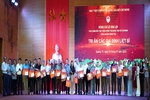 Tri ân và tặng quà thân nhân các gia đình liệt sĩ