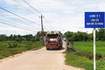 Cầu yếu nguy cơ sập, xã lắp thanh chắn hạn chế xe quá khổ, quá tải