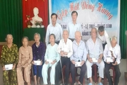 Hai quê hương, một mái nhà