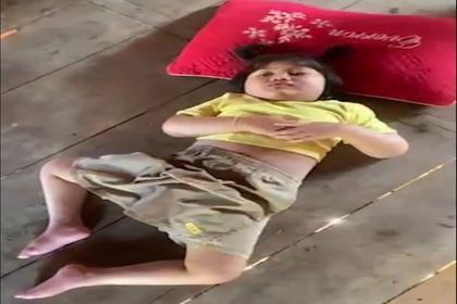 Xót thương hoàn cảnh cháu bé bị bại não