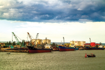Berth No.4 at North Cua Viet Port opened for traffic