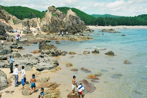 “Đá Nhảy” - bãi biển lạ kỳ như chính tên gọi của nó