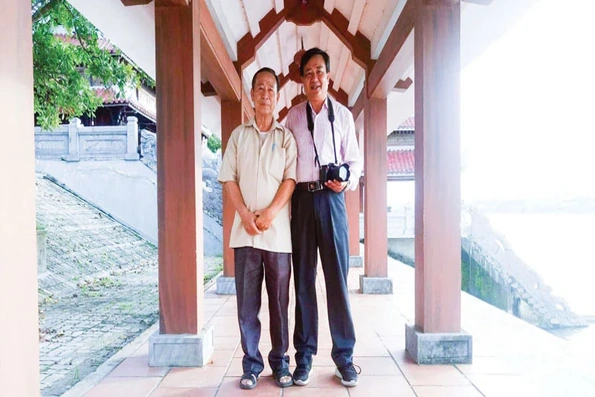 Xôn xao hình bóng quê nhà