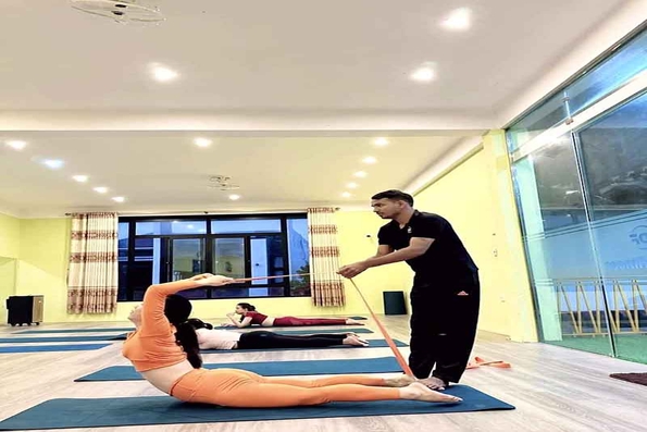 Yoga bay giúp người tập nâng cao sức khỏe thể chất và tinh thần