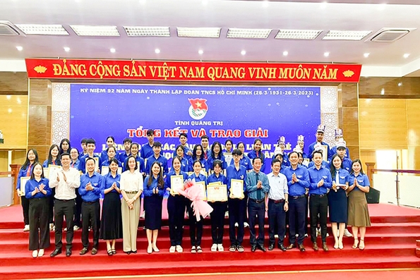 Nhận diện, đấu tranh chống các thế lực thù địch để bảo vệ nền tảng tư tưởng của Đảng