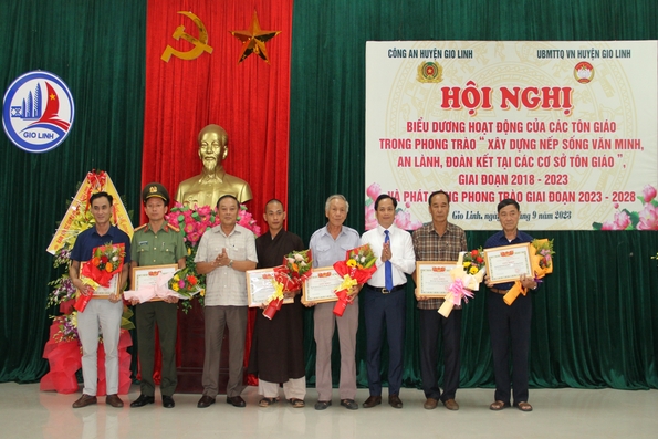 Huyện Gio Linh: Biểu dương hoạt động của các tôn giáo trong phong trào “Xây dựng nếp sống văn minh, an lành, đoàn kết tại các cơ sở tôn giáo”