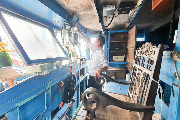 Ngư dân đầu tiên áp dụng thiết bị lái tự động trên tàu cá
