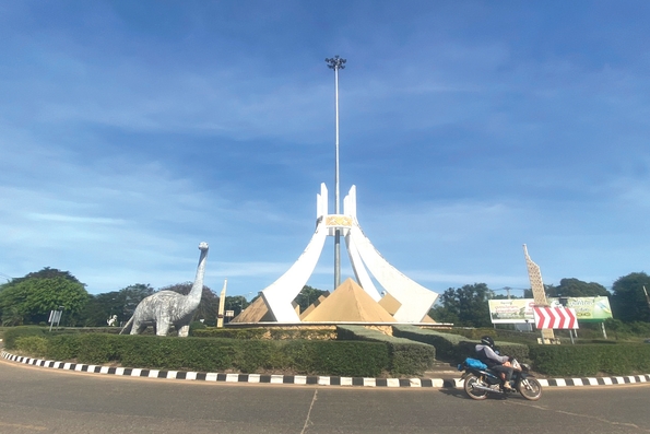 Thăm Bảo tàng khủng long ở Savannakhet: Đứng thật gần để nhìn thật xa