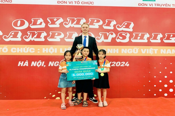 Nhóm học sinh tiểu học Quảng Trị đoạt giải Quán quân Olympia Championship 2024