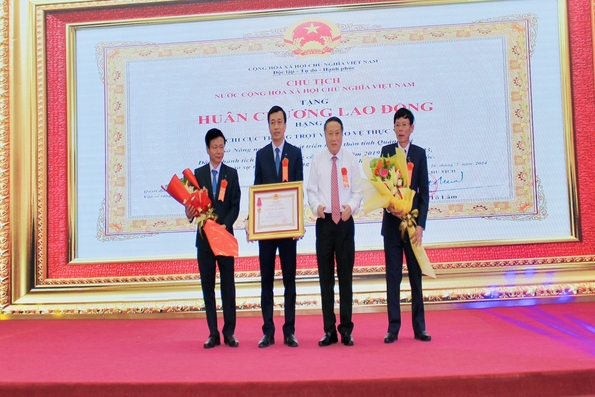 Chi cục Trồng trọt và Bảo vệ thực vật tỉnh Quảng Trị đón nhận Huân chương Lao động hạng Ba và gặp mặt nhân kỷ niệm 35 năm thành lập