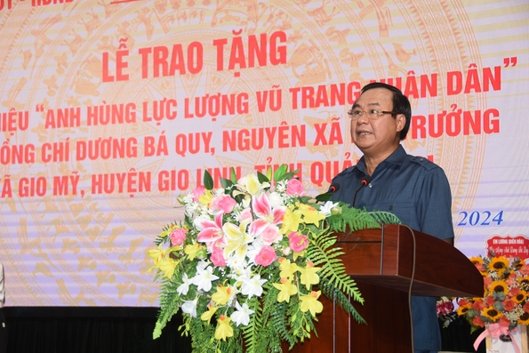 Trao tặng danh hiệu “Anh hùng Lực lượng vũ trang nhân dân” cho ông Dương Bá Quy