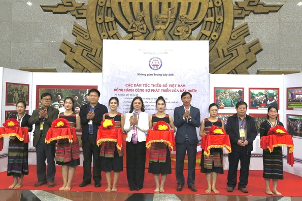 Ethnic culture exhibition opens in Quang Tri