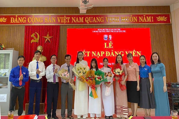 Chi bộ Trường THPT thị xã Quảng Trị: Tập trung xây dựng “Chi bộ bốn tốt”, lãnh đạo nhà trường phát triển toàn diện