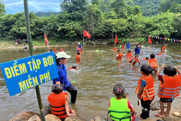 Đoàn Thanh niên Đakrông với công tác giáo dục trẻ em