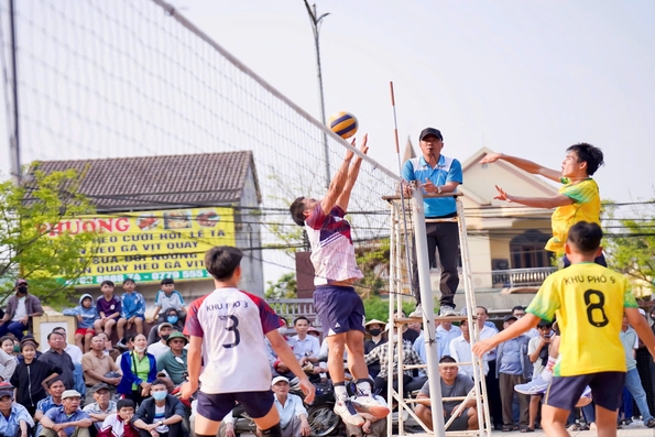 Khát vọng tỏa sáng trong màu áo LP Bank Ninh Bình