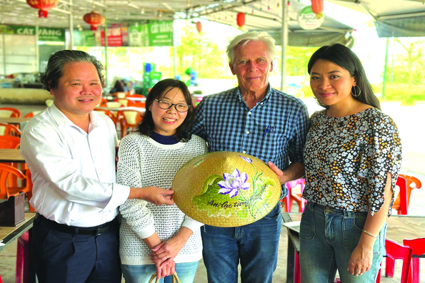 “Tôi ước giá như cha tôi còn sống để xin lỗi Việt Nam”