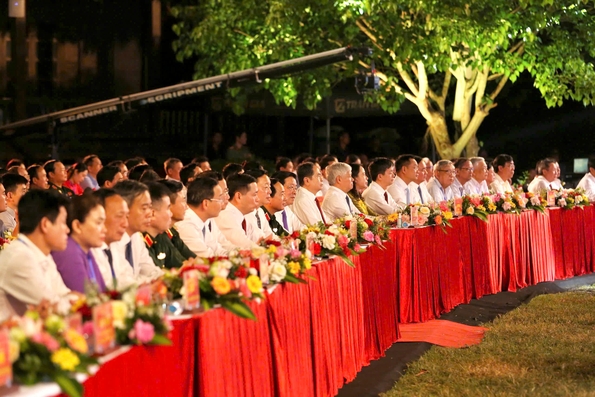 Cầu truyền hình “Vang mãi khúc khải hoàn” kỷ niệm 50 năm Ngày giải phóng miền Nam, thống nhất đất nước