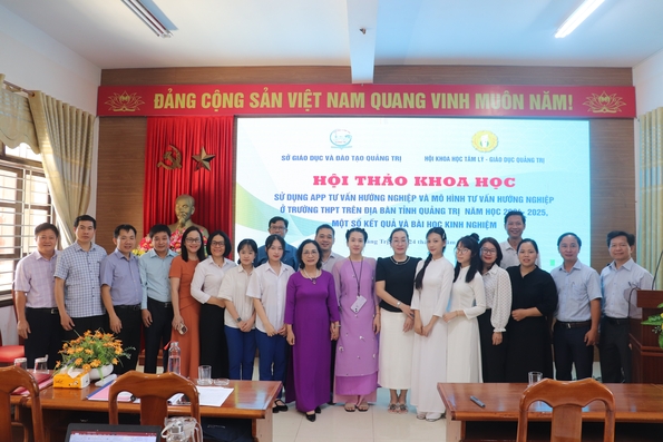 Hội thảo sử dụng app và mô hình tư vấn hướng nghiệp ở trường THPT