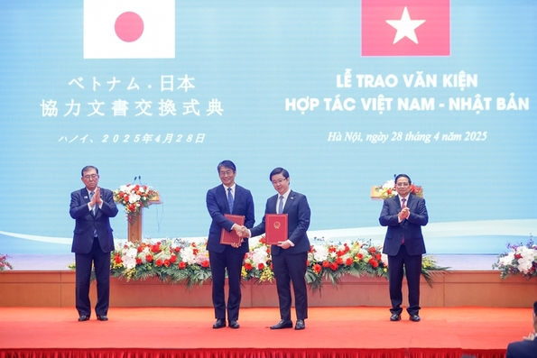 Việt Nam, Nhật Bản trao nhiều văn kiện hợp tác quan trọng
