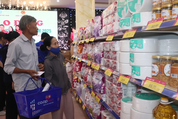 “Chợ 0 đồng” - lan tỏa nghĩa tình với người yếu thế